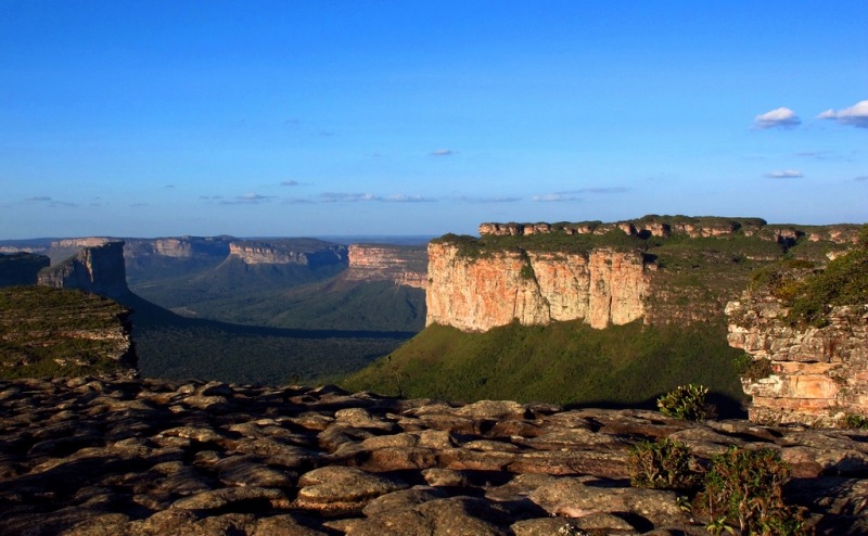Interior da Gruta da Lapa Doce mostrando estalactites - Chapada Adventure Day com a Alltour